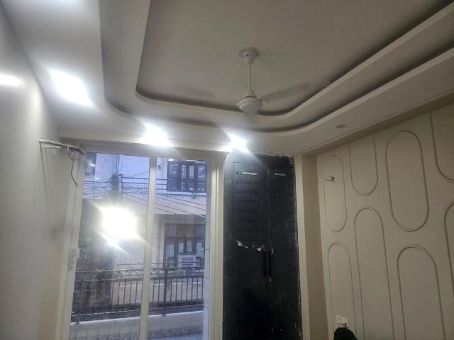 Resale | 5 BHK + Servant Room 116 Sq.Yd. Independent House in New Industrial Township 2
