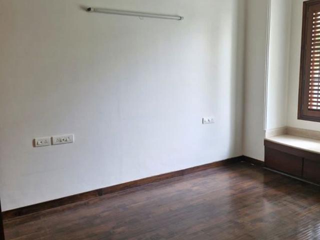 Resale | 5 BHK + Servant Room 2622 Sq.Ft. Apartment in Orris Aster Court Premier