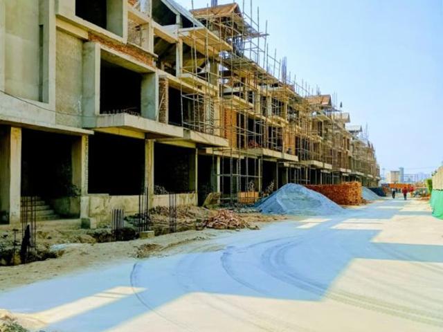 Resale | 5 BHK + Servant Room 287 Sq.Yd. Villa in Assotech Blith