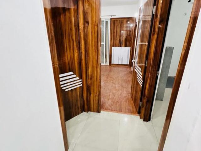 Resale | 5 BHK + Servant Room 2200 Sq.Ft. Apartment in UPAVP Ganga Yamuna And Hindon Enclave