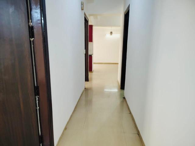 Resale | 5 BHK + Servant Room 2205 Sq.Ft. Apartment in Gaurs Green Avenue