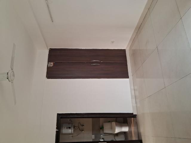 Resale | 5 BHK + Servant Room 3000 Sq.Ft. Penthouse in M R Platinum 321
