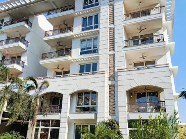 Resale | 5 BHK + Servant Room 4700 Sq.Ft. Apartment in Jaypee Greens Kingswood Oriental