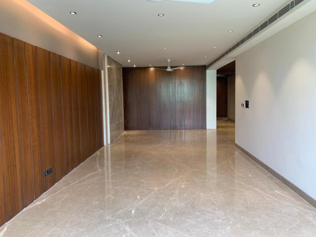 Resale | 5 BHK + Servant Room 4800 Sq.Ft. Apartment in Pioneer Park Presidia