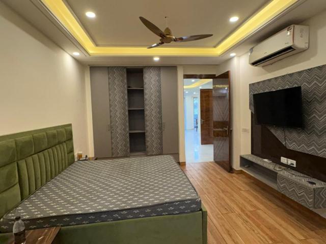 Resale | 5 BHK + Servant Room 4980 Sq.Ft. Villa in Itc Silverglades Laburnum