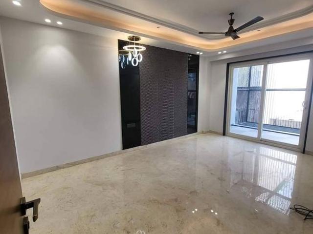 Resale | 5 BHK + Servant Room 500 Sq.Yd. Apartment in Adani Samsara