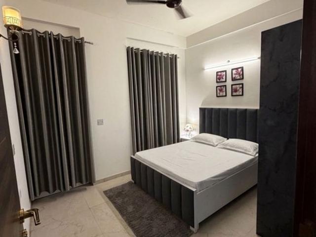 Resale | 5 BHK + Servant Room 5200 Sq.Ft. Penthouse in Unitech Heritage City