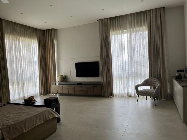 Resale | 5 BHK + Servant Room 6500 Sq.Ft. Apartment in Amar Manhattan