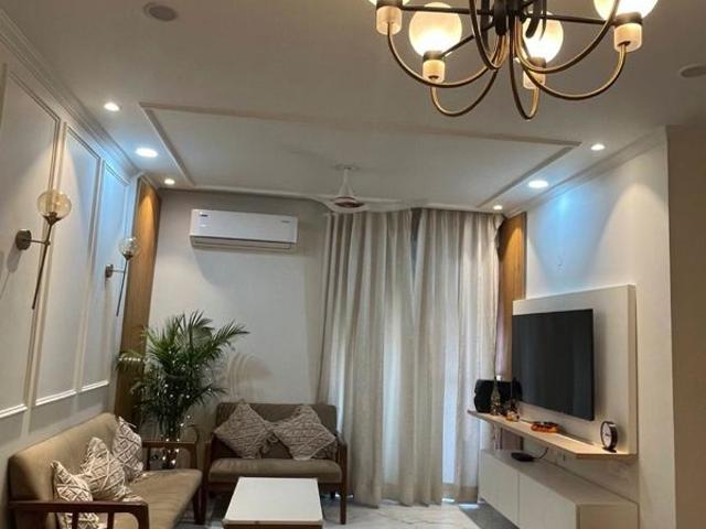 Resale | 5 BHK + Servant Room 6600 Sq.Ft. Penthouse in Shipra Krishna Vista