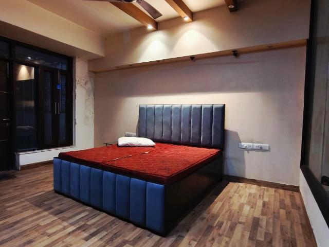 Resale | 5 BHK + Servant Room 7400 Sq.Ft. Penthouse in Pioneer Park Presidia