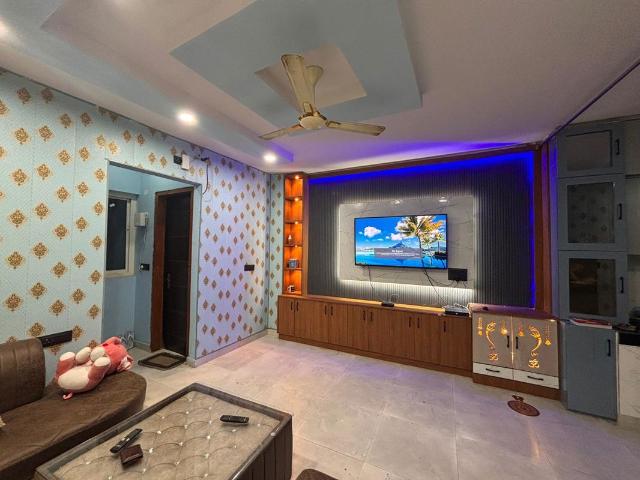 Resale | 5 BHK + Servant Room 8200 Sq.Ft. Penthouse in Silverglades The Ivy