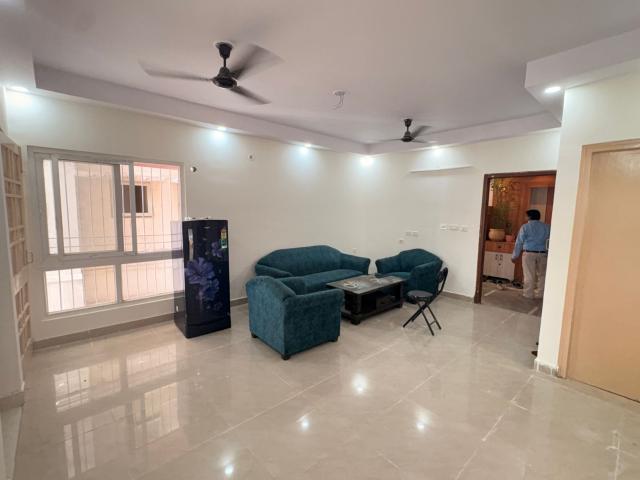 Resale | 5 BHK + Study Room 2210 Sq.Ft. Apartment in UPAVP Ganga Yamuna And Hindon Enclave