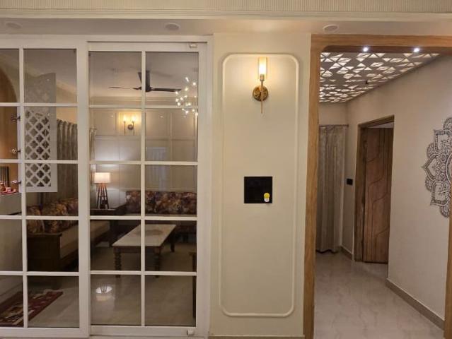Resale | 5 BHK + Study Room 2500 Sq.Ft. Apartment in UPAVP Ganga Yamuna And Hindon Enclave