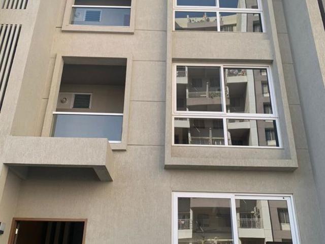 Resale | 5 BHK + Store Room 2400 Sq.Ft. Villa in Dynamic Grandeur