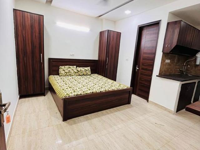 Resale | 5 BHK + Pooja Room 450 Sq.Mt. Independent House in Sector 27