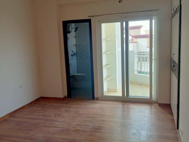 Resale | 5 BHK + Pooja Room 5200 Sq.Ft. Villa in Wave City