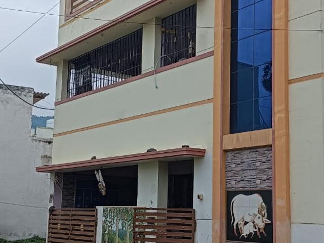 Resale | 5 BHK + Pooja Room 1743 Sq.Ft. Independent House in RWA Apartments Sector 108