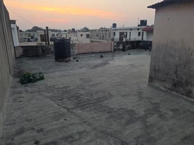 Resale | 5 BHK + Pooja Room 192 Sq.Yd. Independent House in Sector 38