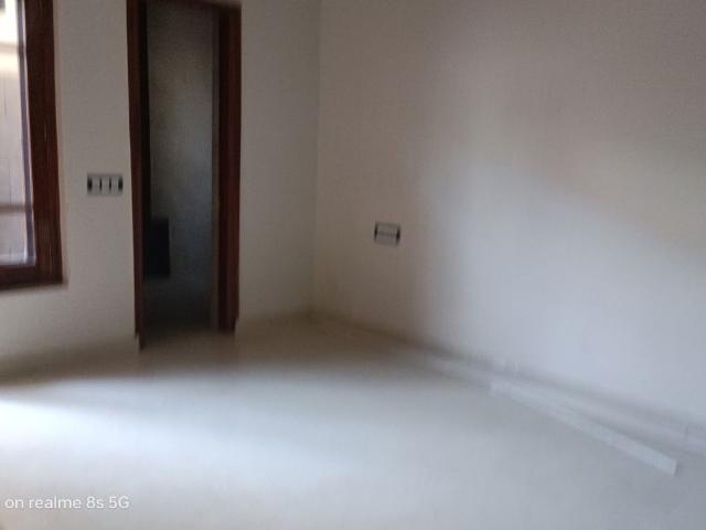 Resale | 5 BHK + Pooja Room 200 Sq.Yd. Independent House in Sunny Enclave