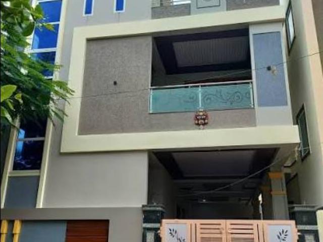 Resale | 5 BHK + Pooja Room 3229 Sq.Ft. Independent House in Sunlight Apartments Sector 44