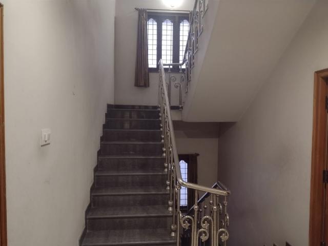 Resale | 5 BHK + Pooja Room 331 Sq.Yd. Villa in Janapriya Olive County