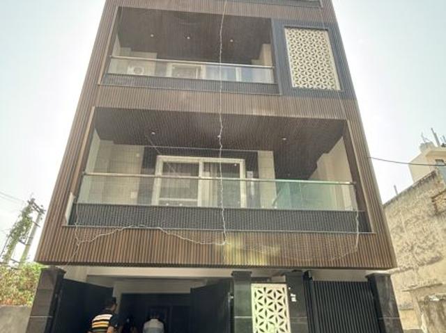 Resale | 5 BHK + Pooja Room,Extra Room 3600 Sq.Ft. Independent House in New Palam Vihar Phase 1