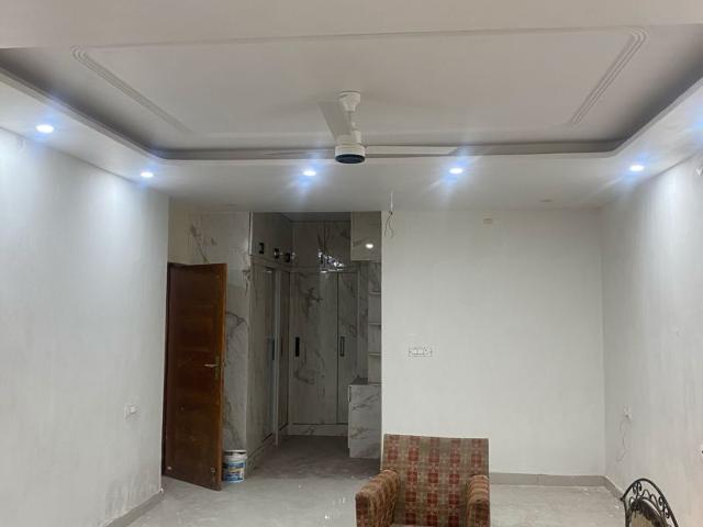 Resale | 5 BHK + Pooja Room,Servant Room 358 Sq.Yd. Independent House in Sector 21C