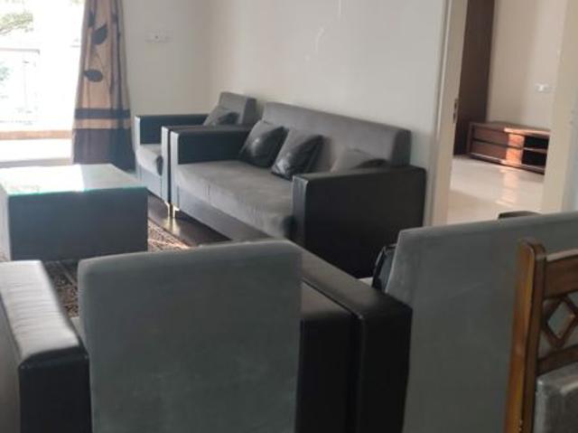 Resale | 5 BHK + Pooja Room,Servant Room 400 Sq.Yd. Villa in Kondapur