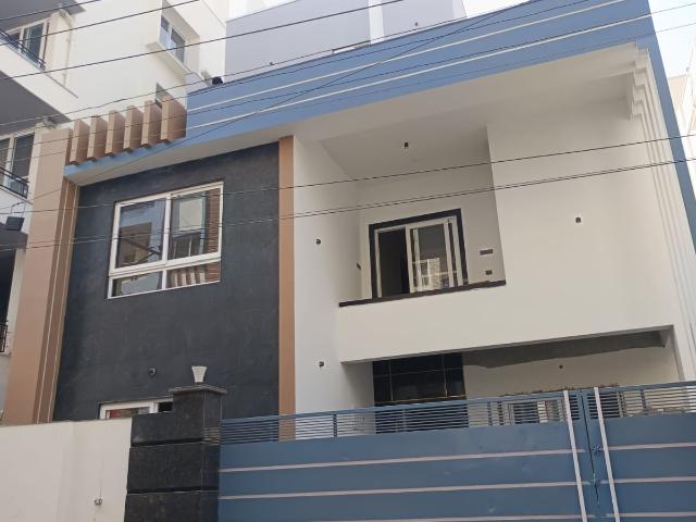Resale | 5 BHK + Pooja Room,Servant Room 6000 Sq.Ft. Villa in Kondapur