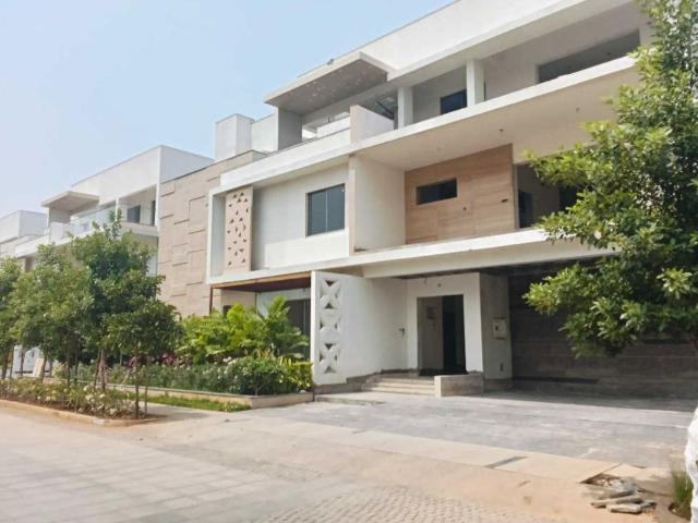 Resale | 5 BHK + Pooja Room,Servant Room 7595 Sq.Ft. Villa in Vertex Kingston Park