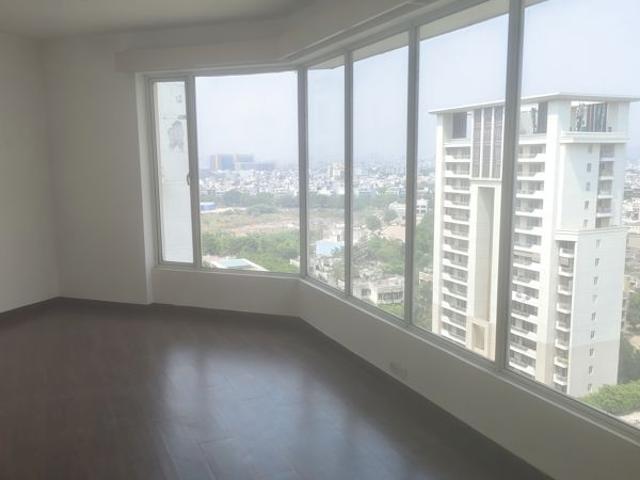 Resale | 5 BHK + Pooja Room,Servant Room,Extra Room 5500 Sq.Ft. Apartment in Vipul Belmonte