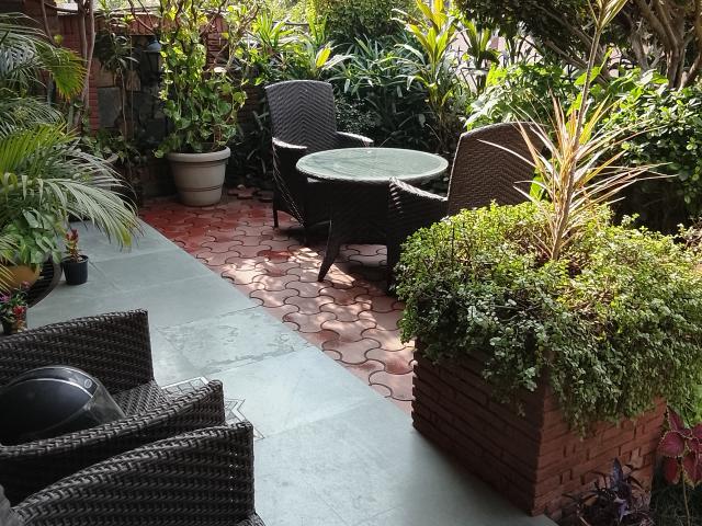 Resale | 5 BHK + Pooja Room,Servant Room,Extra Room 270 Sq.Yd. Independent House in Palam Vihar