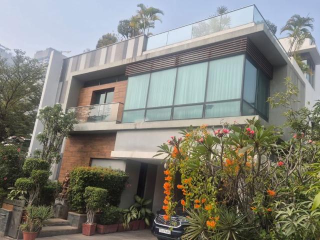 Resale | 5 BHK + Pooja Room,Servant Room,Study Room 5500 Sq.Ft. Villa in Aparna Elixir