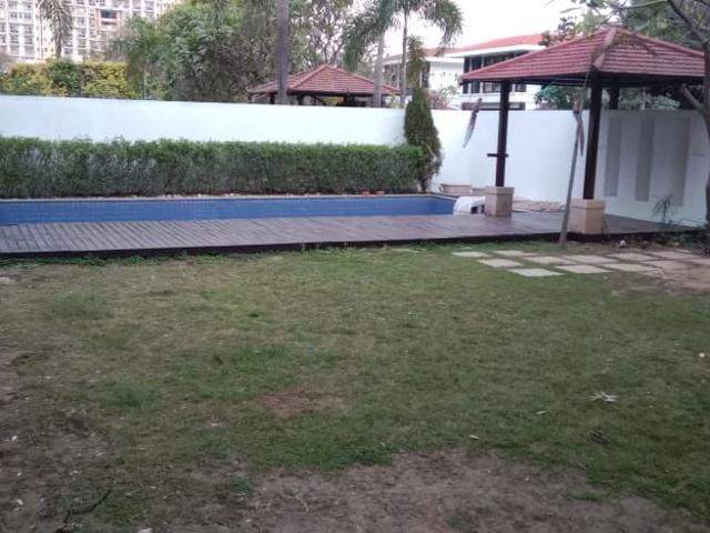 Resale | 5 BHK + Pooja Room,Servant Room,Study Room 750 Sq.Yd. Villa in Vipul Tatvam Villas