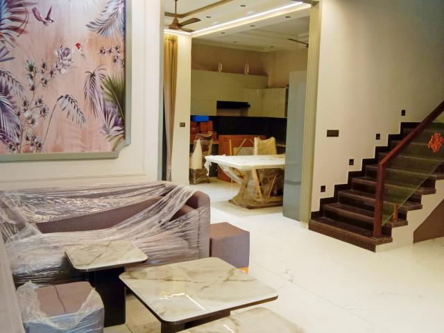 Resale | 5 BHK + Pooja Room,Servant Room,Study Room 240 Sq.Yd. Independent House in Vaishali Nagar