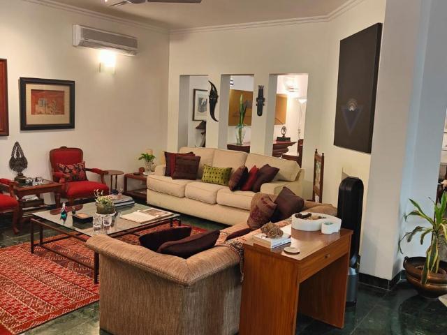 Resale | 5 BHK + Pooja Room,Servant Room,Study Room,Extra Room,Basement,Store Room 500 Sq.Yd. Villa in Panchsheel Park