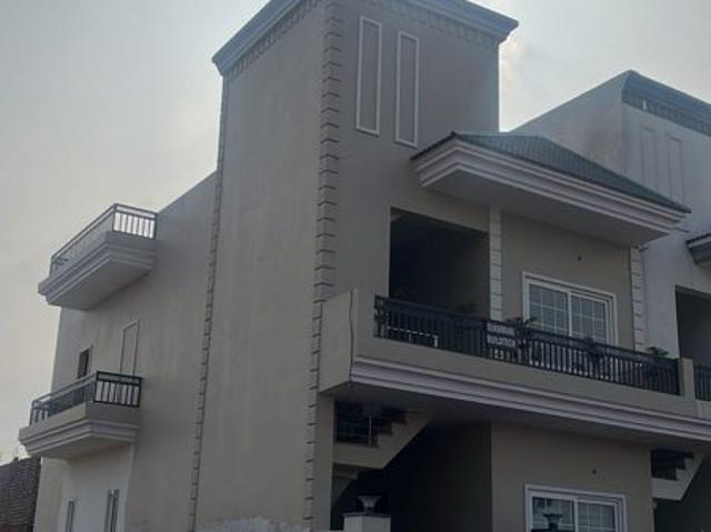 Resale | 5 BHK + Pooja Room,Servant Room,Study Room,Extra Room 115 Sq.Yd. Independent House in Kharar
