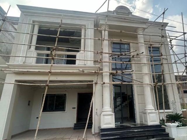 Resale | 5 BHK + Pooja Room,Servant Room,Study Room,Extra Room 2450 Sq.Ft. Villa in Deva Road
