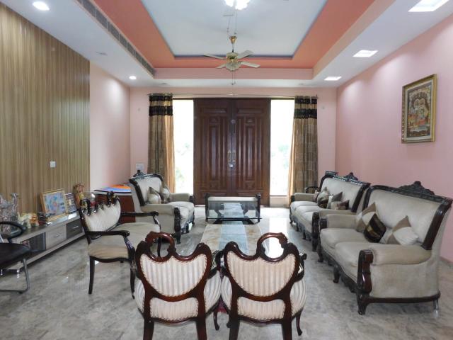 Resale | 5 BHK + Pooja Room,Servant Room,Study Room,Extra Room 2750 Sq.Ft. Villa in Raj Nagar Extension