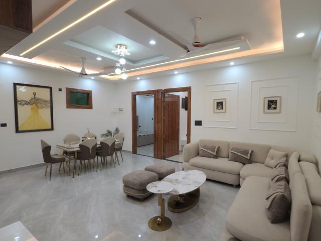 Resale | 5 BHK + Pooja Room,Servant Room,Study Room,Extra Room 200 Sq.Yd. Independent House in Sushant Lok I