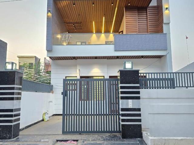 Resale | 5 BHK + Pooja Room,Servant Room,Study Room,Extra Room 205 Sq.Yd. Independent House in Sector 124
