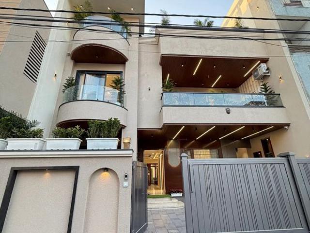 Resale | 5 BHK + Pooja Room,Servant Room,Study Room,Extra Room 400 Sq.Yd. Independent House in Vaishali Nagar
