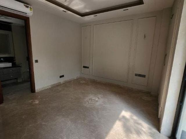 Resale | 5 BHK + Pooja Room,Servant Room,Study Room,Extra Room 400 Sq.Yd. Independent House in Vasant Vihar