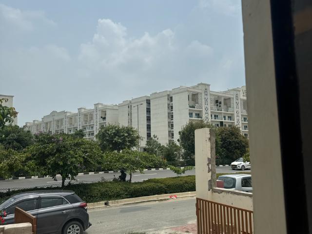 Resale | 5 BHK + Pooja Room,Servant Room,Study Room,Extra Room 4356 Sq.Ft. Penthouse in Uchdpl Veridia Oakwood Enclave