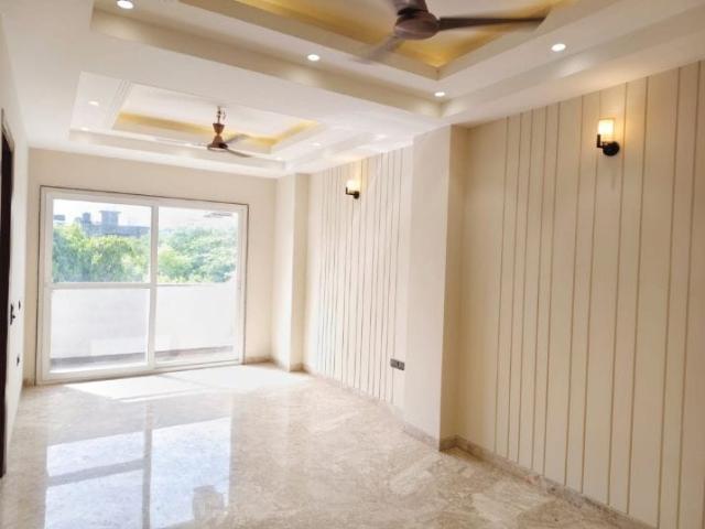 Resale | 5 BHK + Pooja Room,Servant Room,Study Room,Extra Room 500 Sq.Yd. Villa in Panchsheel Park