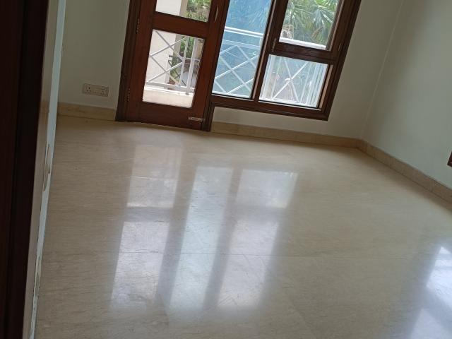 Resale | 5 BHK + Pooja Room,Servant Room,Study Room,Extra Room 500 Sq.Yd. Independent House in New Friends Colony