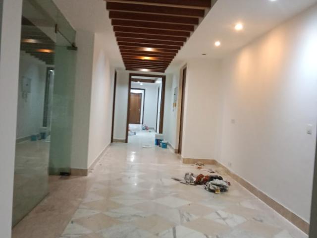 Resale | 5 BHK + Pooja Room,Servant Room,Study Room,Extra Room 505 Sq.Yd. Independent House in New Friends Colony