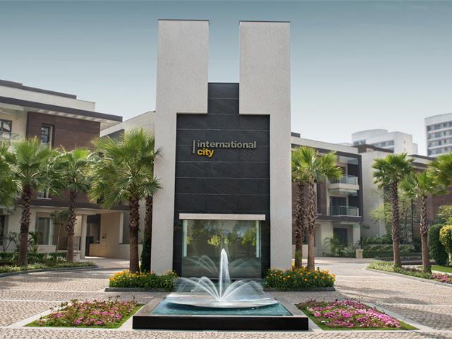 Resale | 5 BHK + Pooja Room,Servant Room,Study Room,Extra Room 7330 Sq.Ft. Villa in Sobha International City Phase 1