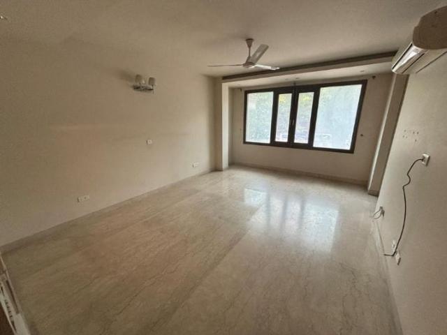 Resale | 5 BHK + Pooja Room,Servant Room,Study Room,Extra Room 800 Sq.Yd. Independent House in Mayfair garden