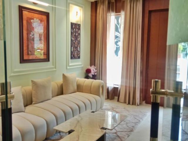 Resale | 5 BHK + Pooja Room,Servant Room,Study Room,Extra Room 9000 Sq.Ft. Independent House in Gopal Pura Mode